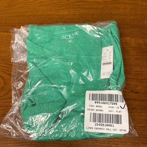 J Crew GREEN Linen roll-cuff crewneck T-shirt
Item BP031 - Picture 4 of 5